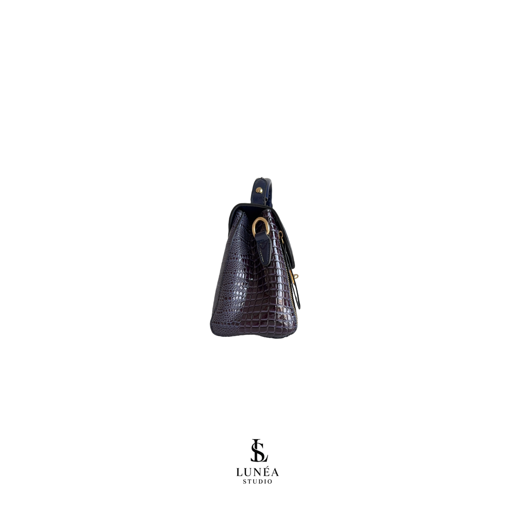 Royal Croc Bag – Königsblaue Kroko-Tasche