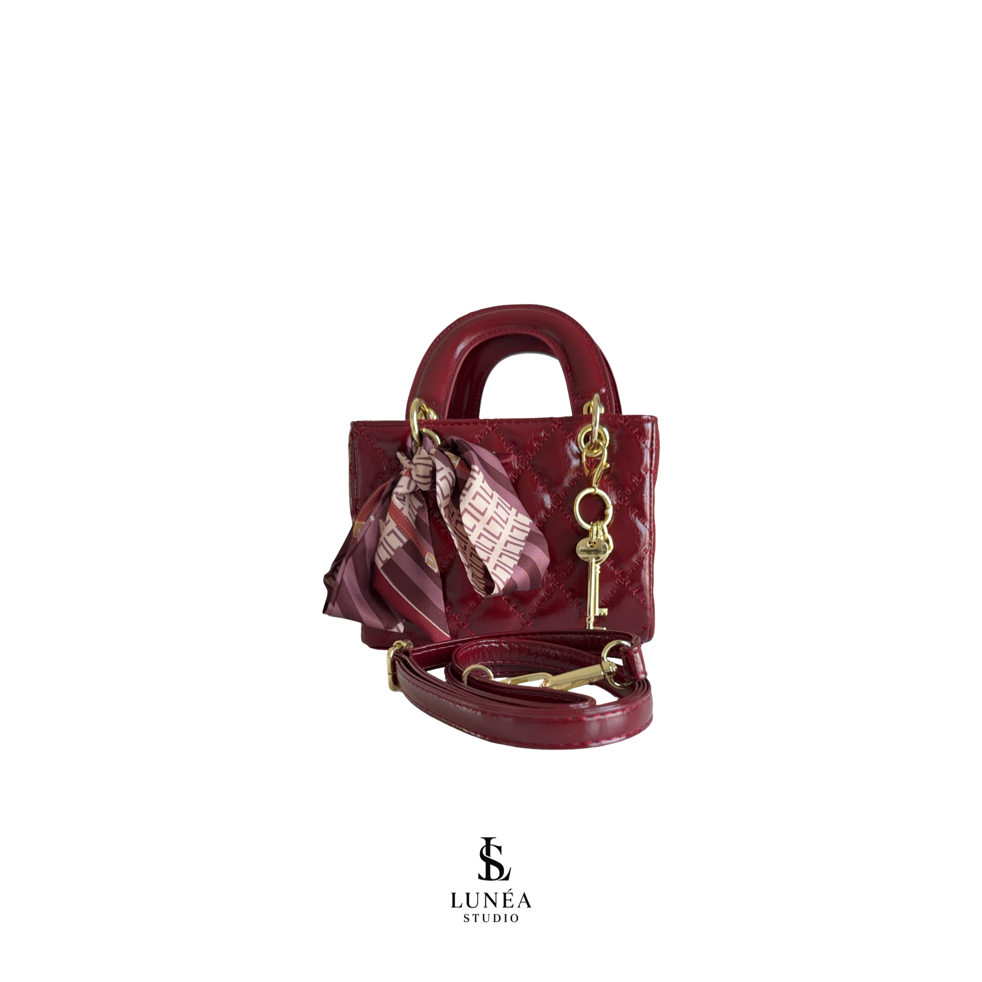 Charm Mini Bag – Burgund mit Tuch & goldenem Schlüsselanhänger